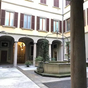 Youhosty - Del Lauro 6 Apartment